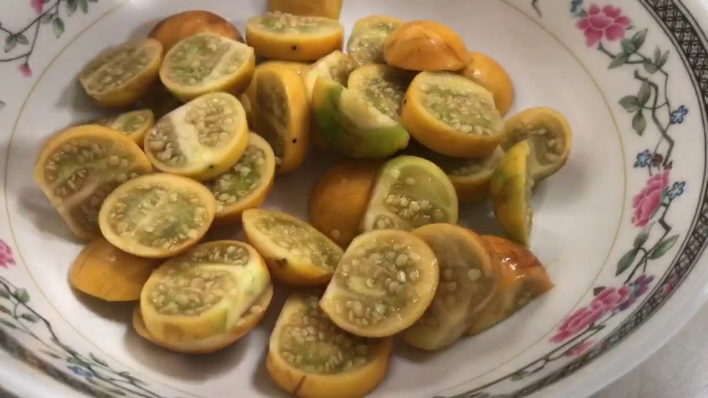 แกงส้มมะอึกกับหมูทอด ให้มีรสชาติกลมกล่อม